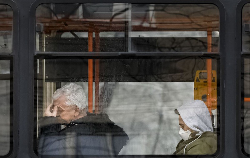 Cum se va circula cu autobuzul, tramvaiul, troleibuzul şi metroul, după ridicarea stării de urgență. Recomandările INSP
