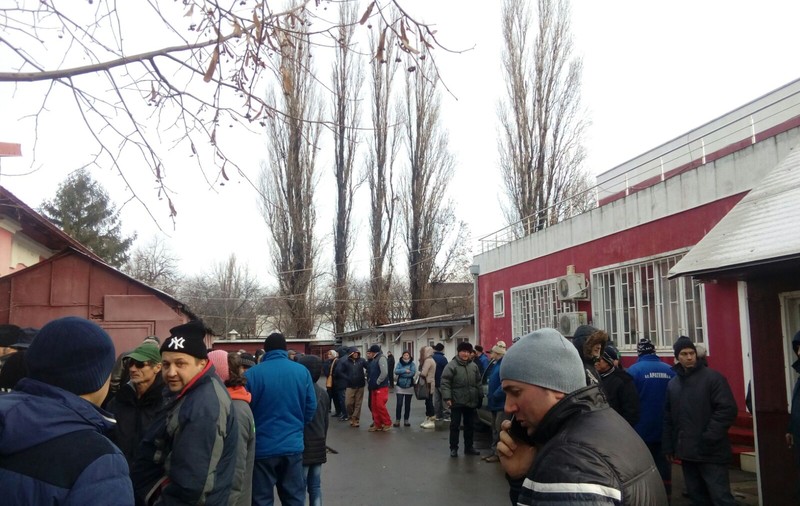 UPDATE: Protest al angajaților Calorgal, nemulţumiţi de neplata salariilor. Muncitorii renunță la protest