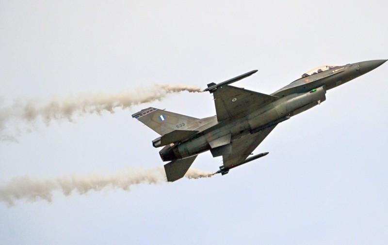 Imagine cu caracter ilustrativ cu un avion F-16 în misiune aeriană. Foto: Getty Images