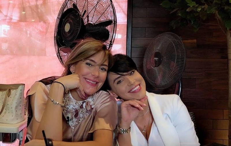 Petrecerea graviduțelor. Roxana Ciuhulescu și Adelina Pestrițu s-au distrat împreună | FOTO