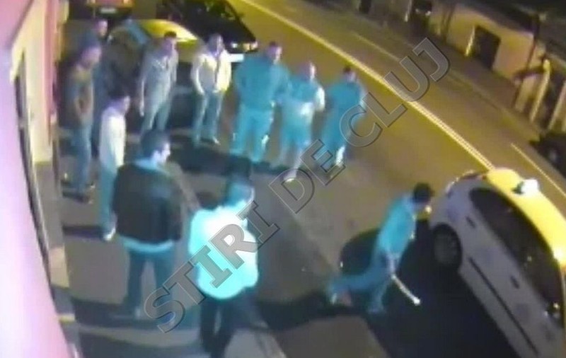 MĂCEL ÎN CENTRUL CLUJULUI. Recuzita, CUŢITE şi SĂBII