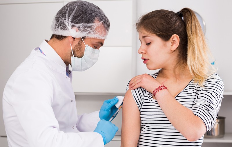 „Fără vaccinarea anti-COVID a copiilor nu se poate atinge o imunitate de turmă”. Ce spun trei medici români