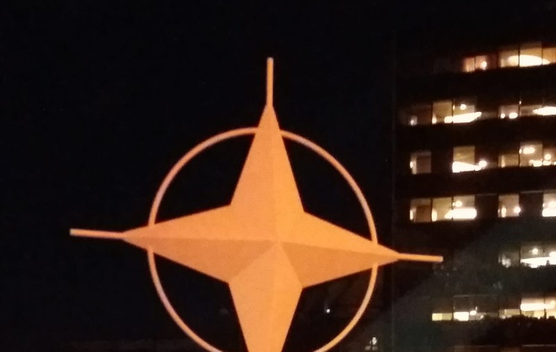 Armata a finalizat Piața NATO din București. Monumentul a costat 34.000 de euro și un copac tăiat
