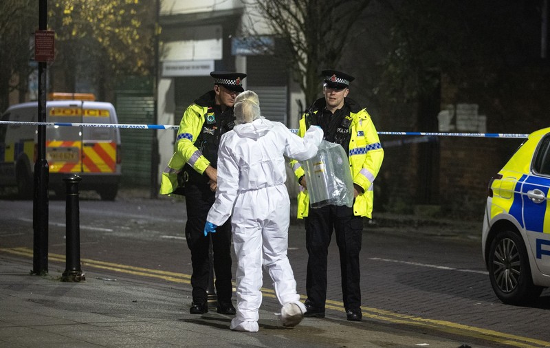 Poliția din Londra a arestat 104 persoane în prima noapte de carantină. “Vor trebui să se confrunte cu consecinţele faptelor lor”