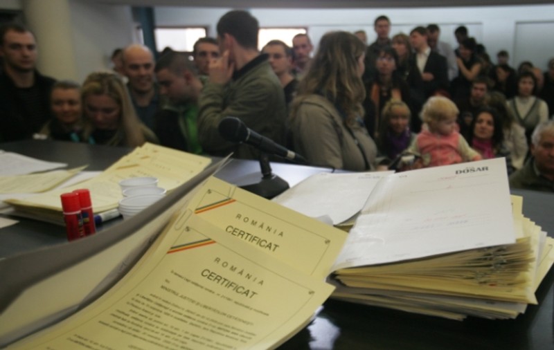178 de persoane devin cetăţeni români