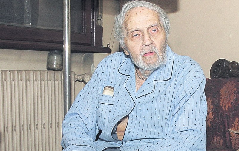 Apartamentul unde a locuit Gică Petrescu are datorii de 5.000 € la întreţinere!