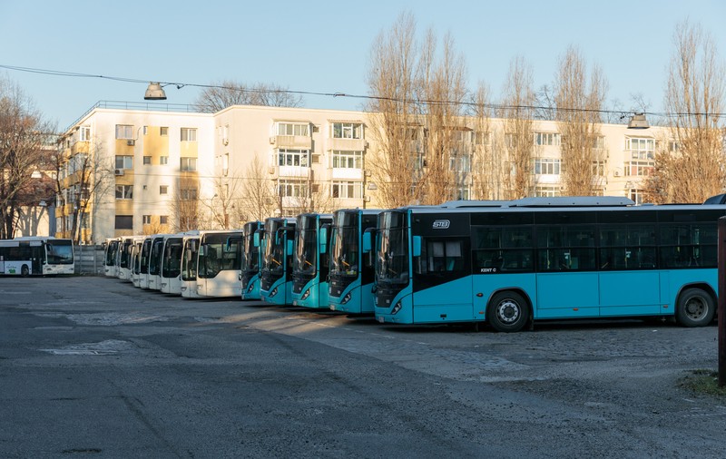 Controale ANPC la STB. Mai multe mijloace de transport, oprite să iasă pe traseu după ce au fost găsite mai multe nereguli. Ce spune directorul STB