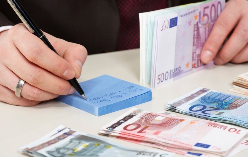 Românii cu averi mari: Un sfert din economiile populației sunt în conturile a doar 86.000 de oameni