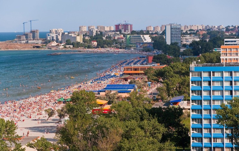 Un turist chinez a rămas fără un ceas de 19.000 de euro după ce a cunoscut o tânără, în Mamaia