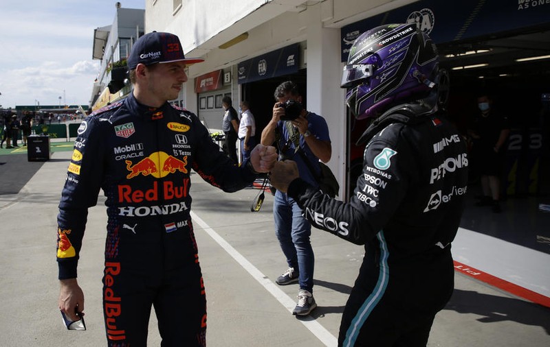 Max Verstappen l-a insultat pe Lewis Hamilton, în timpul antrenamentelor pentru MP al SUA: „Un idiot!”