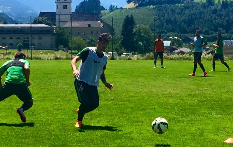 Mirele, TE BAGI? Actualul director sportiv al Stelei e în formă excelentă. ^Fostul căpitan din Ghencea s-ar putea relegitima