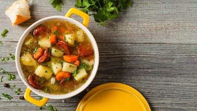 ciorba-de-cartofi-cu-afumatura