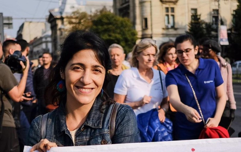 Confesiuni despre rasism, de 1 Decembrie: „E momentul să vorbim nu doar de fasole, cârnați și concerte, ci și despre felul în care comunitatea romă este tratată în România”