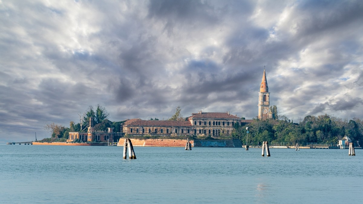 Insula Poveglia din Italia