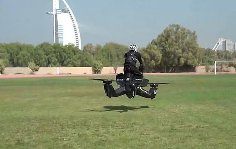 Primul oraș din lume unde polițiștii zboară pe drone. Cum arată mașinăriile zburătoare