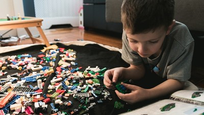 photo-1527689638836-411945a2b57c