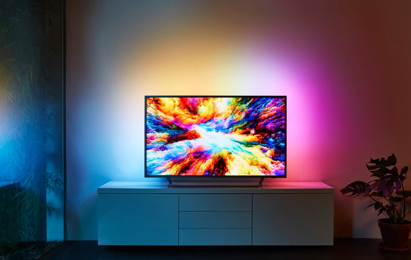 REVIEW | Philips seria 7, un televizor inteligent cu Android TV și preț pe măsură