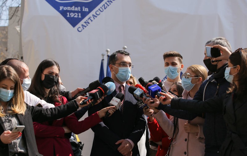 Vlad Voiculescu: Nu se pune problema acordării unor facilităţi în acest moment pentru cei care se vaccinează