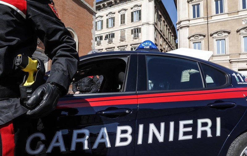 Motivul pentru care o petrecere de burlaci a creat „panică generală” într-un oraș din Italia și a pus pe jar poliția