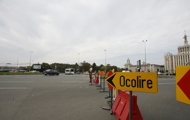 Trafic închis la Piața Presei Libere   
