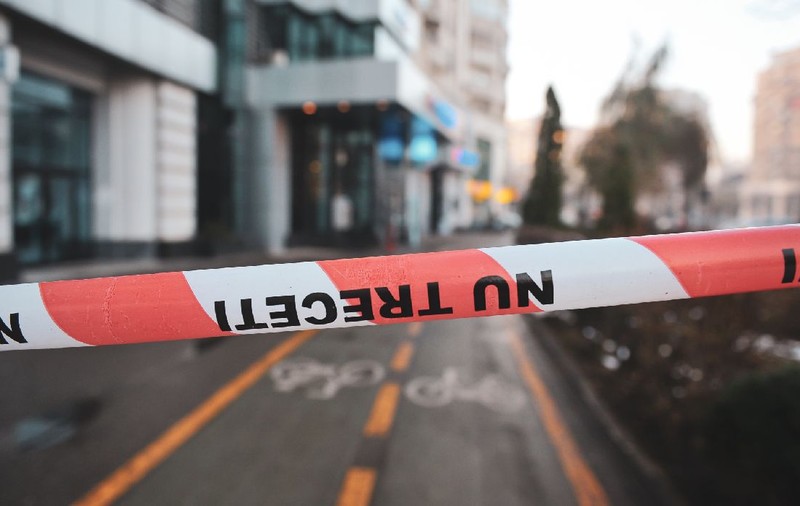 Legiștii au stabilit de ce au murit cei doi bărbați într-un bloc din Deva, în apartamente diferite