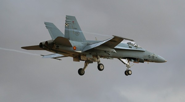 Avion F-18