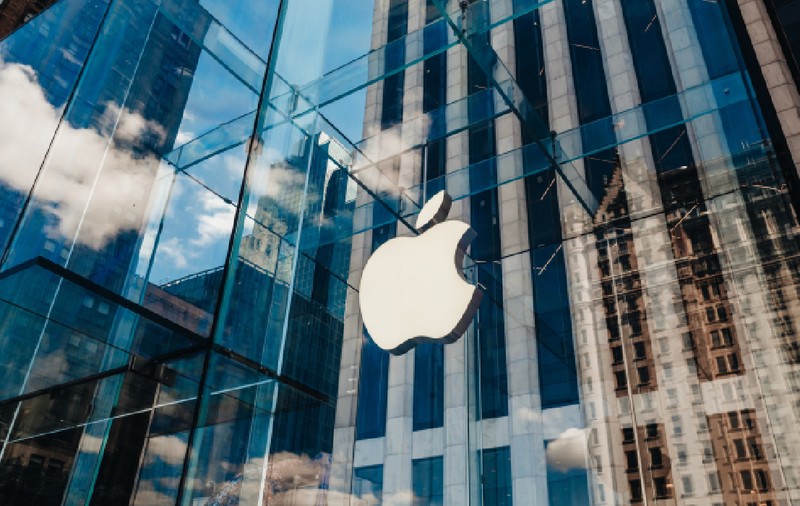 Analiștii de la JPMorgan sunt de părere că iPhone-ul pliabil va acapara total piața telefoanelor „fold”