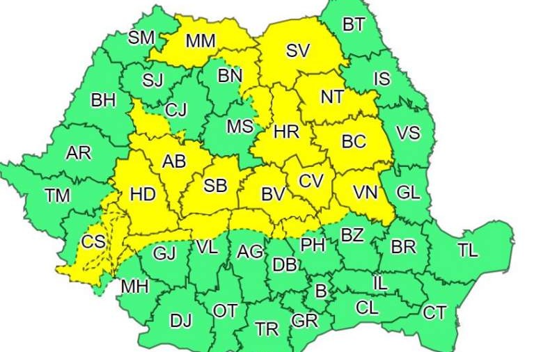 Furtuni şi grindină în mai multe judeţe. Codul galben s-a prelungit până marți, 31 iulie, ora 9.00