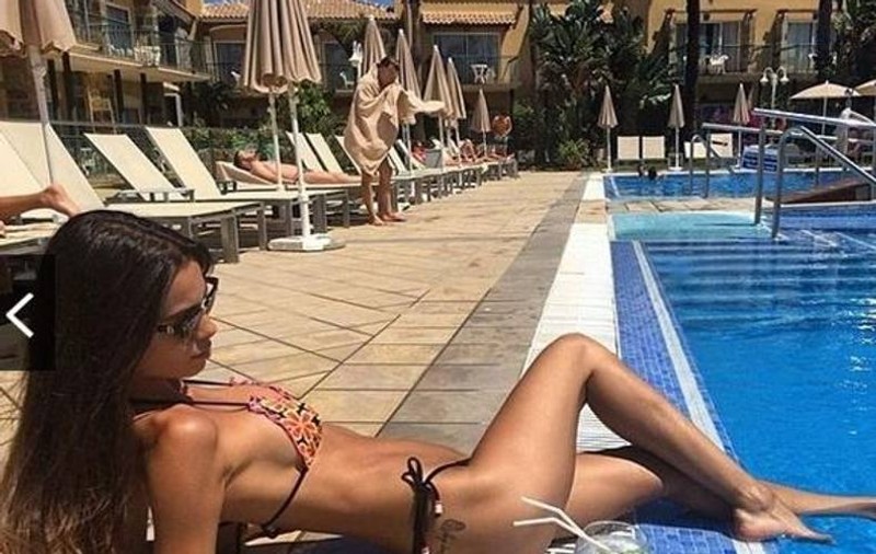 Dani Alves se iubește cu Joana Sanz. A uitat-o pe Thaissa Carvalho / GALERIE FOTO