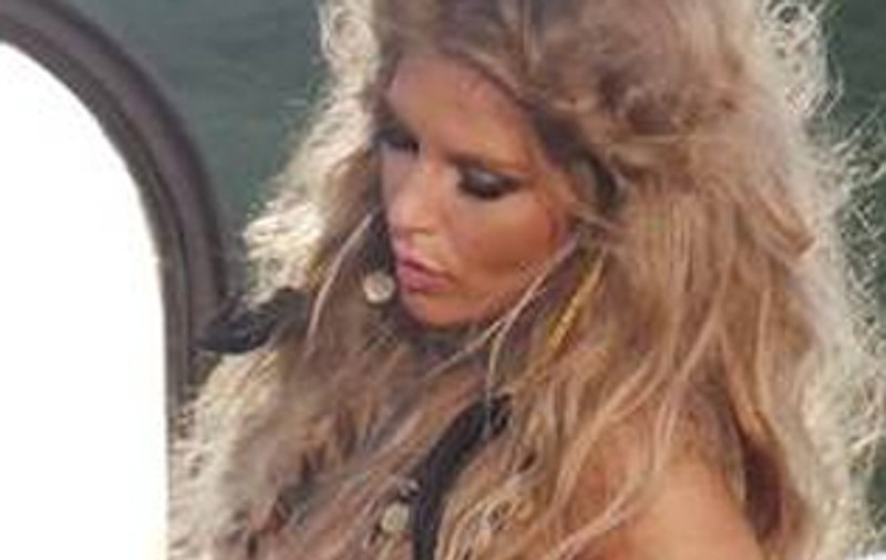 Corina, MAI SENZUALĂ CA NICIODATĂ în noul ei videoclip