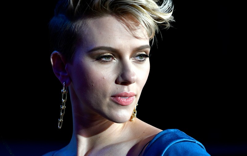 Scarlett Johansson o atacă dur pe Ivanka Trump. Actrița o numește “lașă” pe fiica președintelui american
