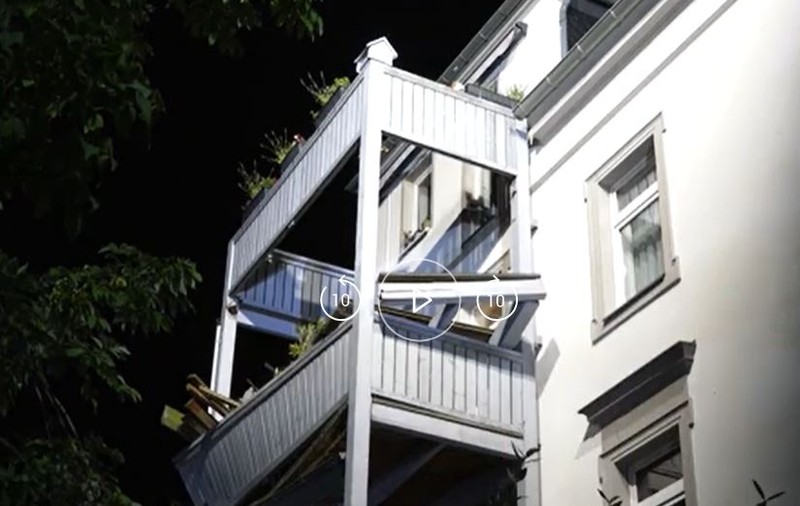 9 persoane rănite în Germania, după ce balconul în care petreceau la un majorat s-a prăbușit