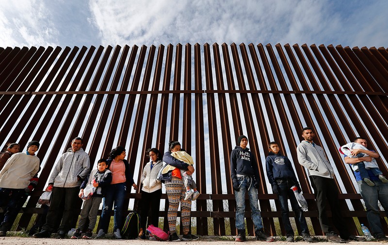Pentagonul deblochează un miliard de dolari pentru construcția zidului dorit de Donald Trump la frontiera cu Mexicul