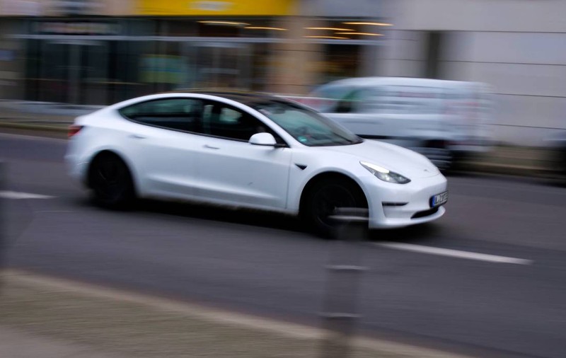 Un model Dacia e cel mai bine vândută mașină din Europa în primele șapte luni din 2026. A depășit Tesla și VW