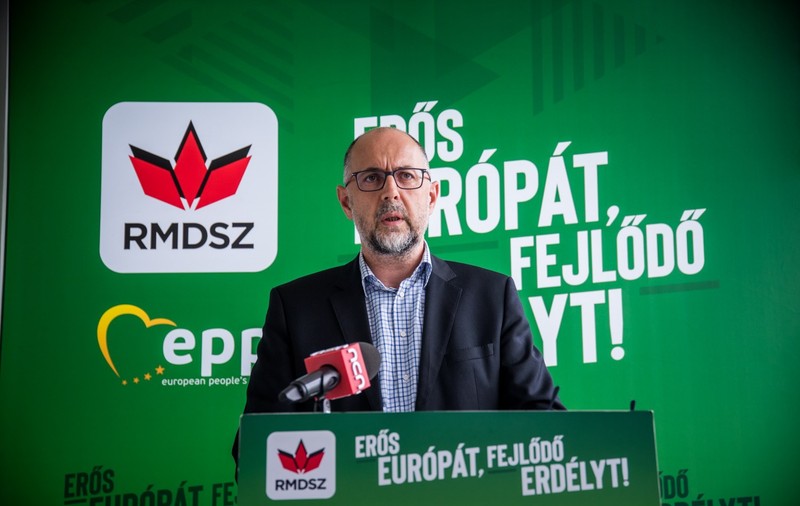 UDMR și Pro România cer o revizuire mai largă a Constituției