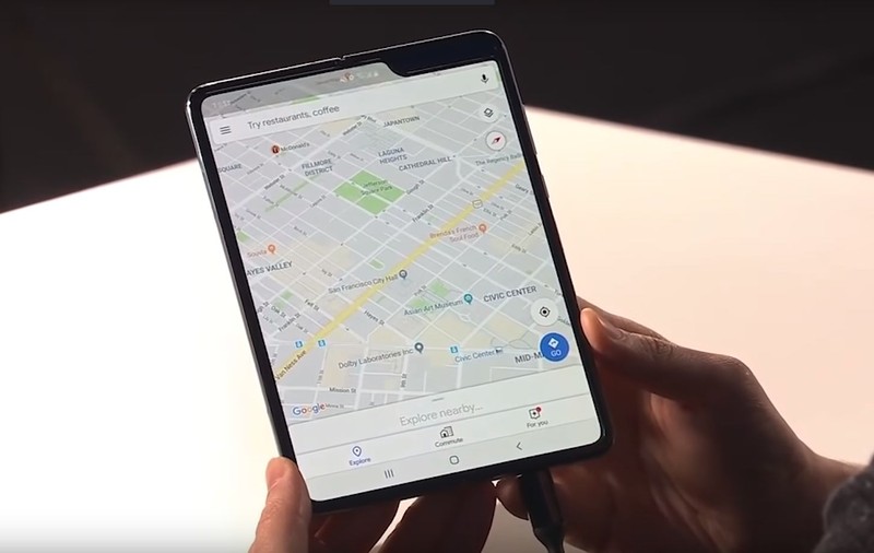 VIDEO Samsung a prezentat Galaxy Fold, smartphone-ul care se îndoaie și se transformă în tabletă. Costă 2.000 de euro