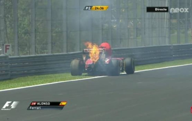 Un bolid Ferrari a luat foc! De această dată, în Brazilia