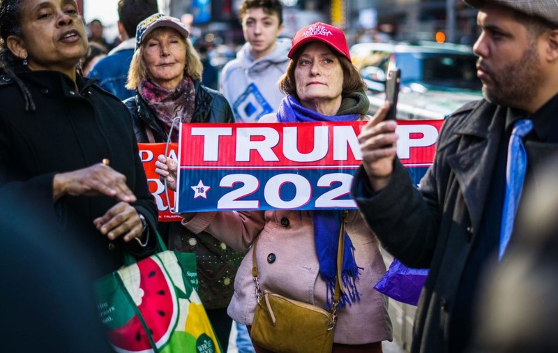 Șase membri ai campaniei lui Trump au fost testați pozitiv cu COVID, înainte de un miting electoral cu 10.000 de oameni