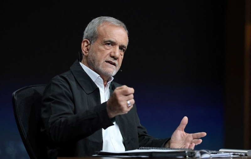 Preşedintele iranian Masoud Pezeshkian a promis că va împiedica Poliţia Moravurilor să „deranjeze” femeile
