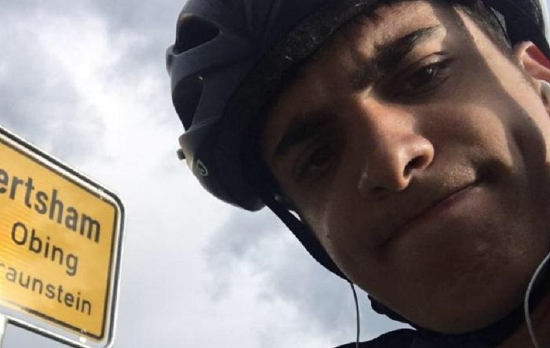 Blocat în Scoția de pandemie, un student grec a pedalat 3.500 de kilometri până acasă. În cât timp a ajuns