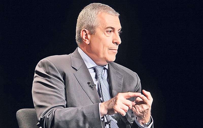UPDATE. Tăriceanu, nemulțumit că profesorii au spor de solicitare neuropsihică, în legea salarizării unice. Sindicaliștii din învățământ protestează