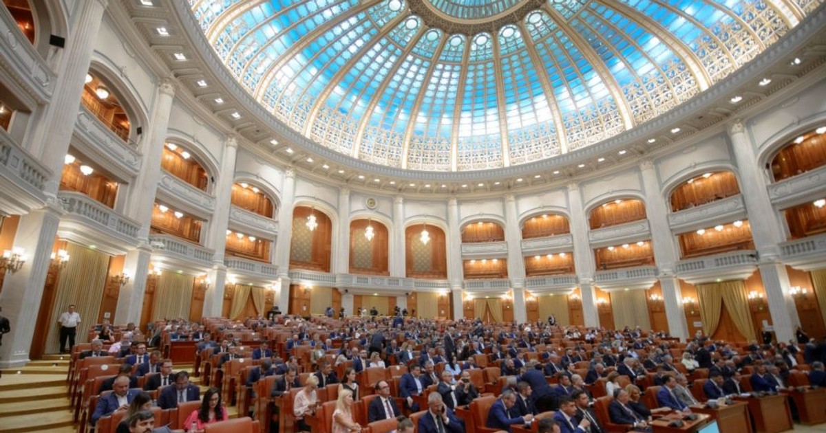 VIDEO Proiectul de lege privind pensiile speciale a trecut de comisii la Senat. Amendamentele Opoziției, respinse în bloc
