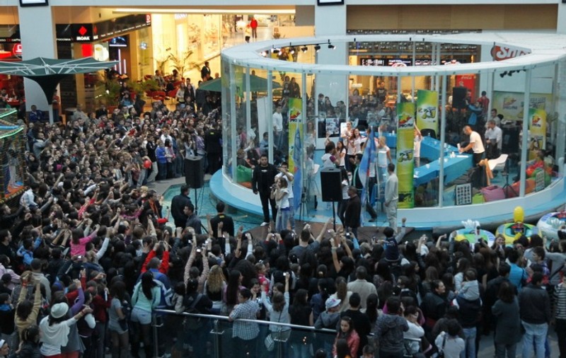 Trupa Lala Band aclamată de peste 2500 de fani