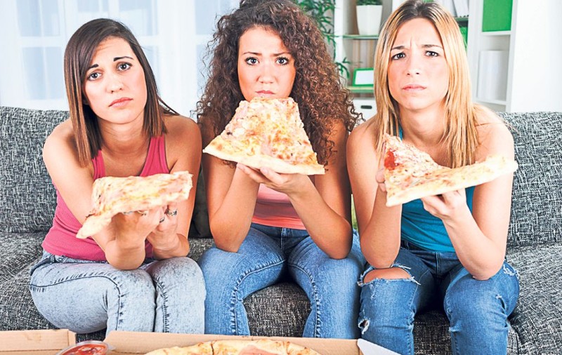 Panică! Ştiai că pizza şi pastele îţi strică dinţii? 