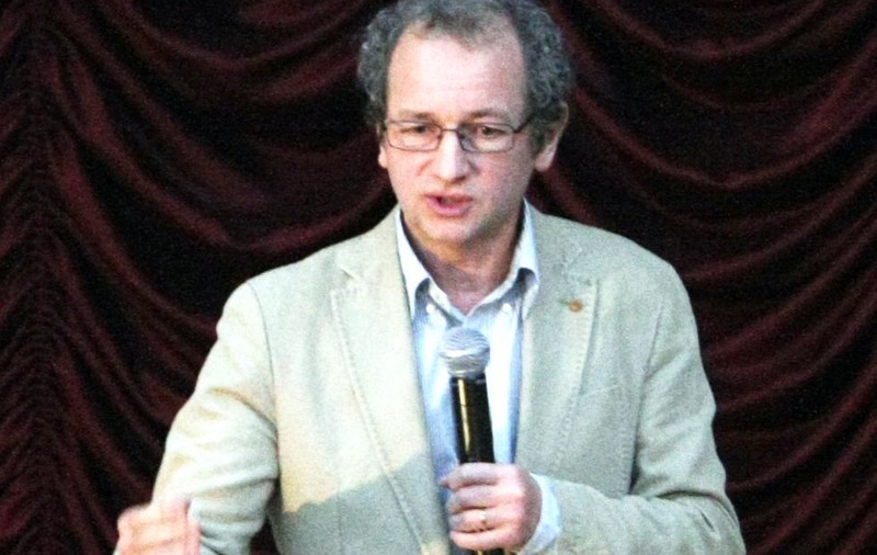 Conferinţă eveniment marca Dan Puric: "N-au ruşii atâtea mănăstiri câţi sfinţi le putem da noi" | VIDEO