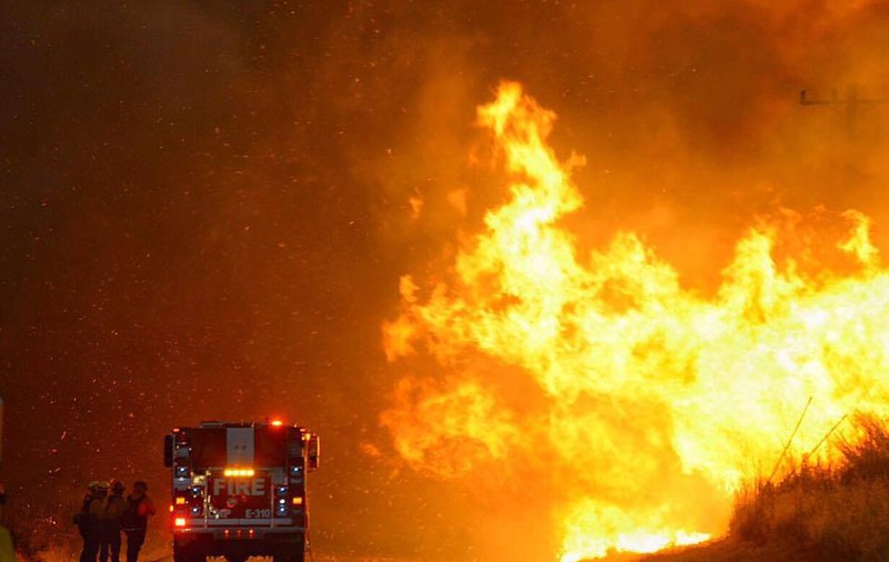 Stare de urgență în California din cauza incendiilor de vegetație. 1.200 de pompieri se luptă cu flăcările| IMAGINI APOCALIPTICE