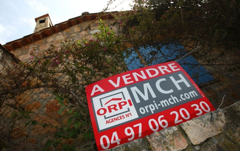 Metoda cu care proprietarii unei vile din Franța au încercat să scape de chiriași: au mințit că au o ofertă de la L’Oreal