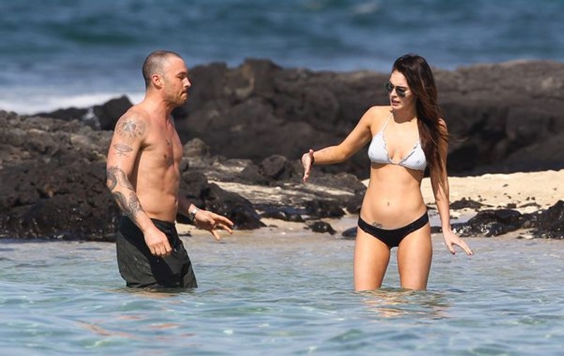 Megan Fox şi iubitul ei au fost daţi în judecată pentru agresiune de un paparazzo