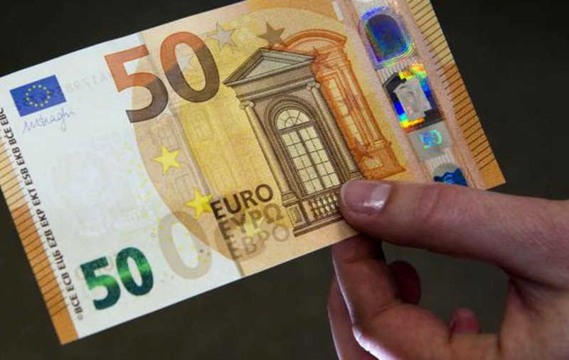 Explicația BNR cu privire la scăderea leului: Noile taxe introduse de la 1 ianuarie sunt de vină