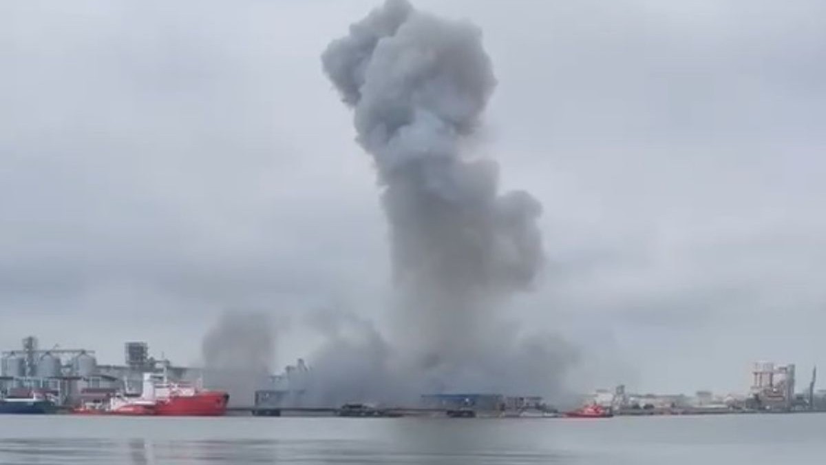 Explozia dronei de la Constanța surprinsă de o cameră foto.